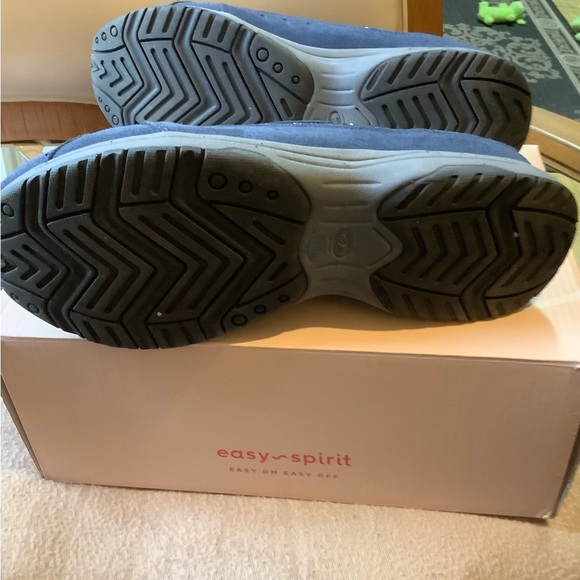 New in the box 10 WW Gorgeous Blue Sparkle Easy Spirits Mules, Clogs Easy Spirit - Picture 5 of 8